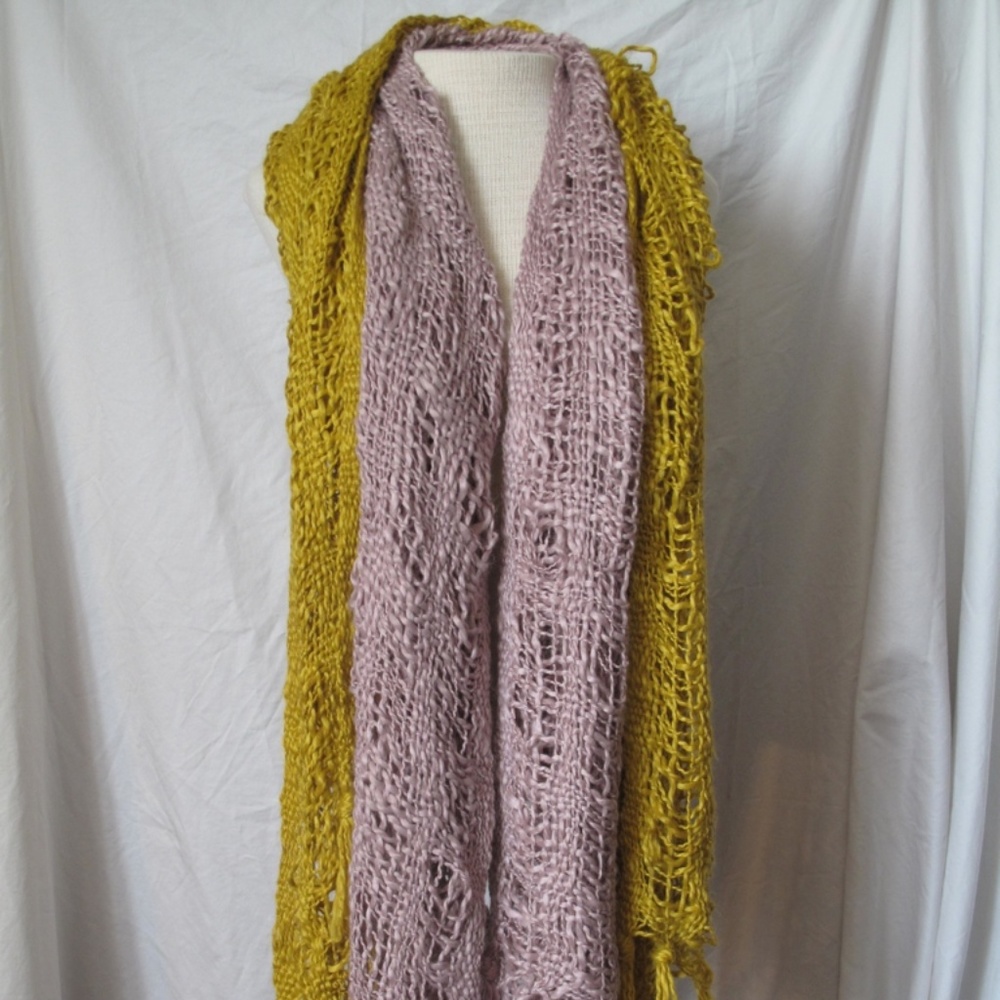 HAND WOVEN ROSE PINK SCARF - Picture 3 of 4